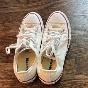 Converse White Canvas Sneakers Timeless Low-Top Design